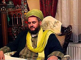 Şeyh Ahmed Yasin Hazretleri, Peygamber Efendimiz (sav)'in ''sarığın içinde bulunan ve Mehdi'yi müjdeyecek adam'' hadisini anlatıyor.