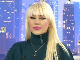 Ebru Altan, Didem Rahvancı, Damla Pamir, Gülşah Güçyetmez, Didem Ürer ve Aylin Kocaman'nın A9 TV'deki canlı sohbeti (3 Ocak 2013; 20:30)