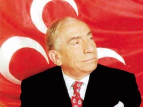 Alparslan Türkeş Komünizmin bir bela olduğunu anlatıyor